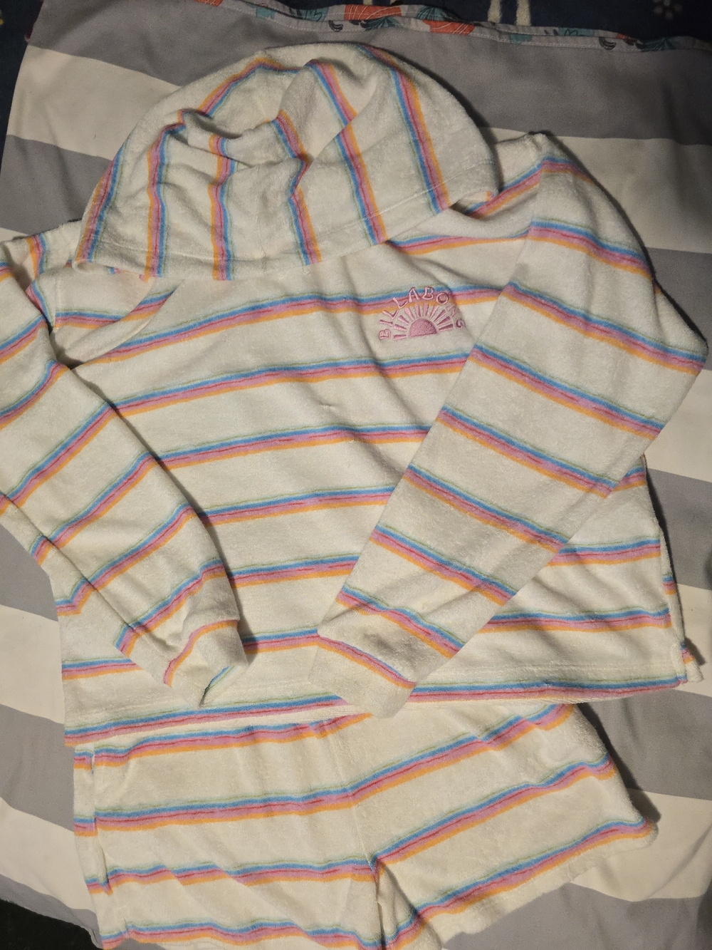 Billabong White Hoodie with Pastel Rainbow Stripes Large
